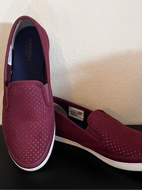 Sperry top slider seaside Perf Wine size 9m excellent 25% OFF SALE